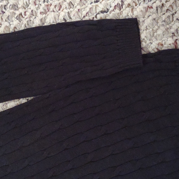 Like new Black cable knit sweater SZ M. - Picture 3 of 3